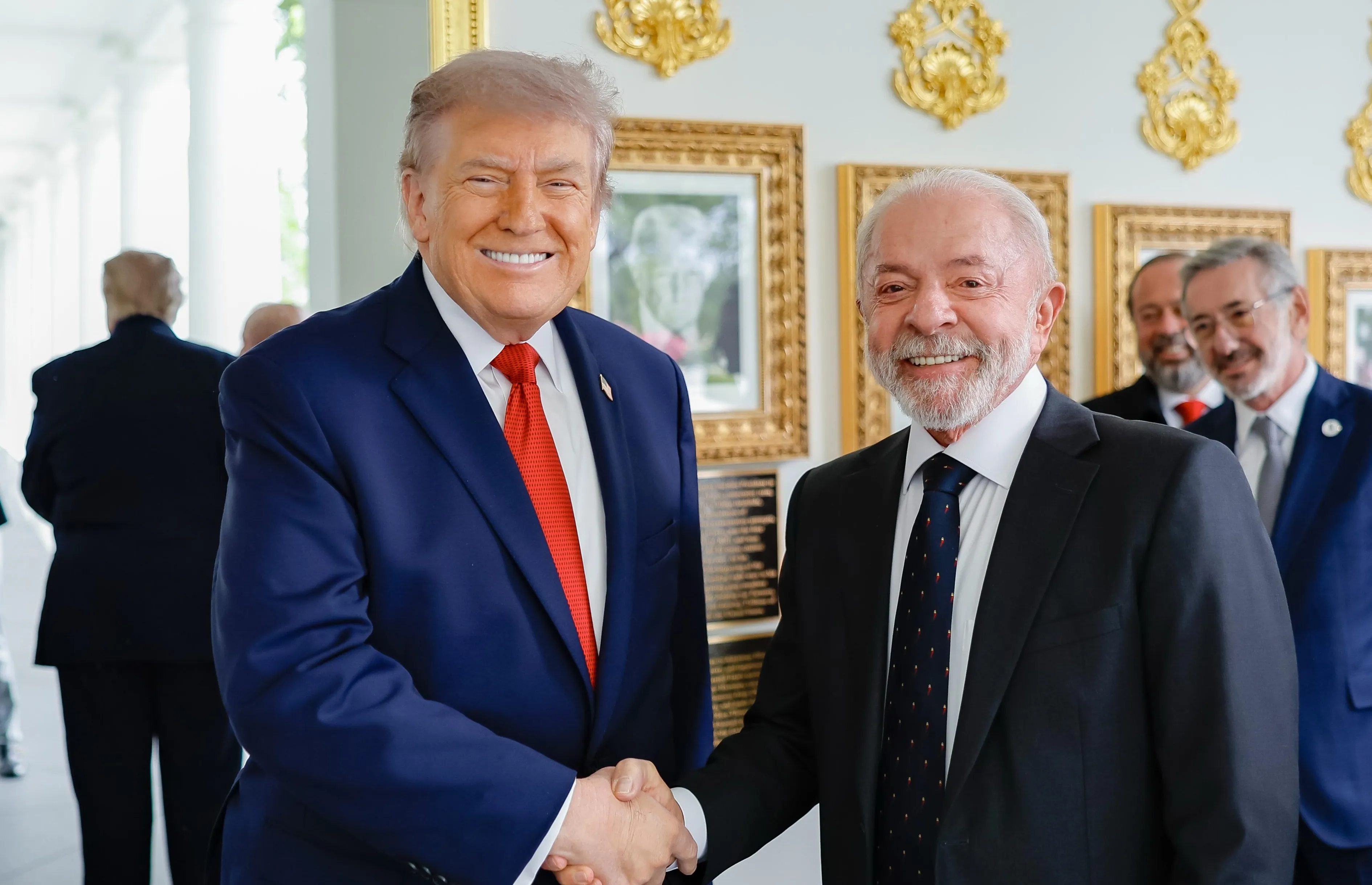 Governo Lula 'repudia' tarifaço de Trump, diz que irá acionar Lei de Reciprocidade e critica família Bolsonaro