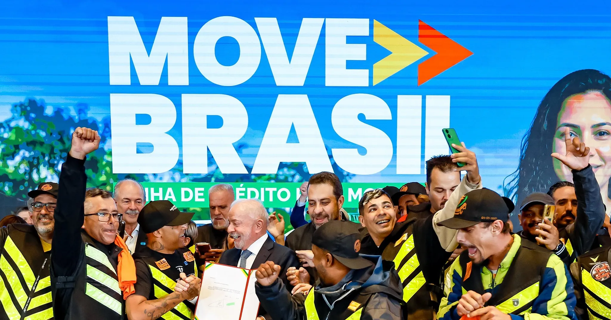 Governo regulamenta crédito para motoristas de aplicativo e taxistas e confirma taxas de juros; confira