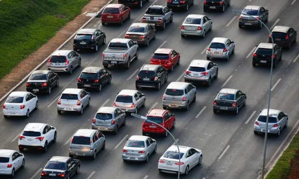 Detran divulga datas de vencimento do licenciamento de veículos no DF