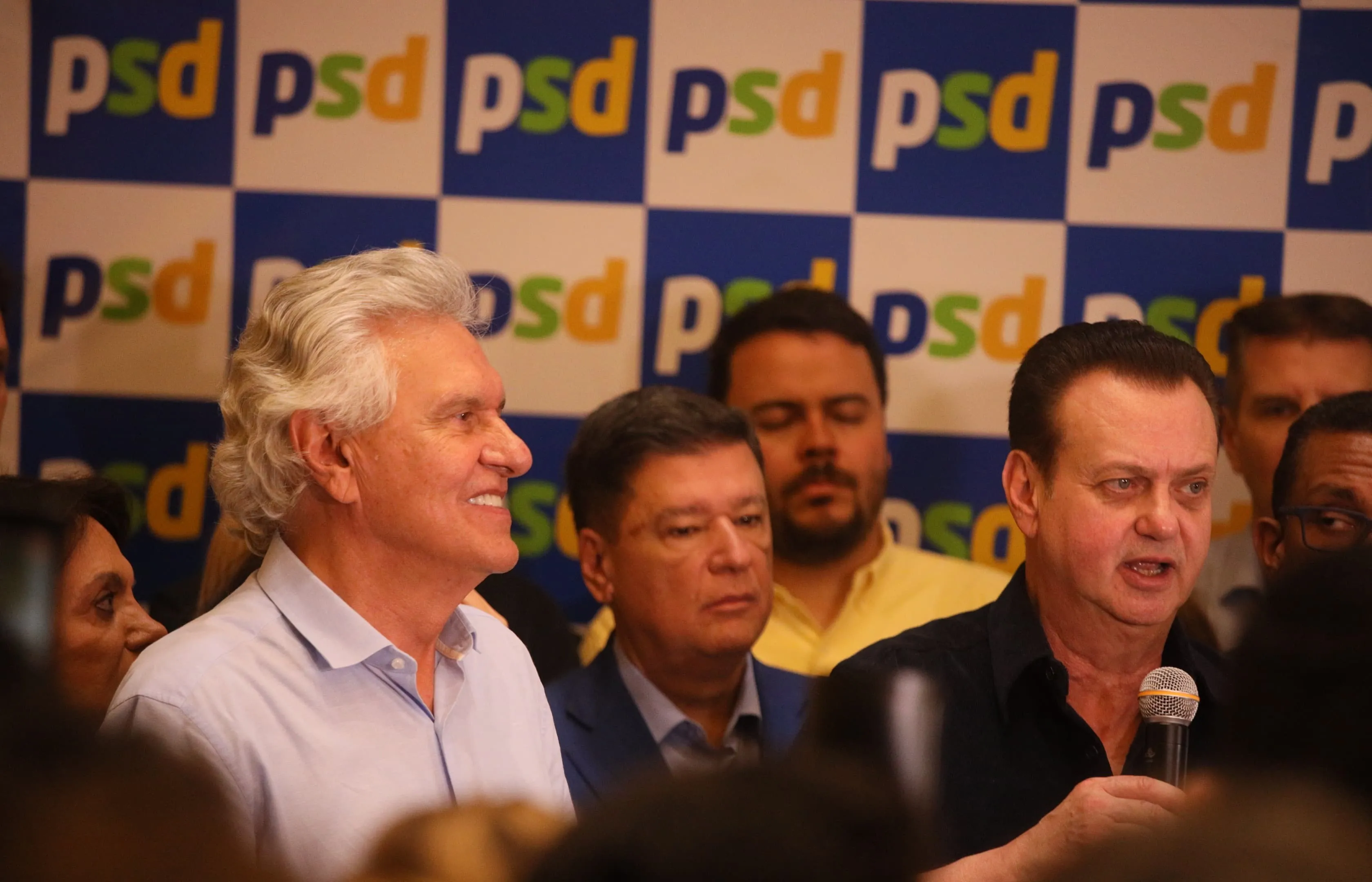 'Quem rouba com a mão esquerda ou quem rouba com a mão direita é ladrão', diz Caiado