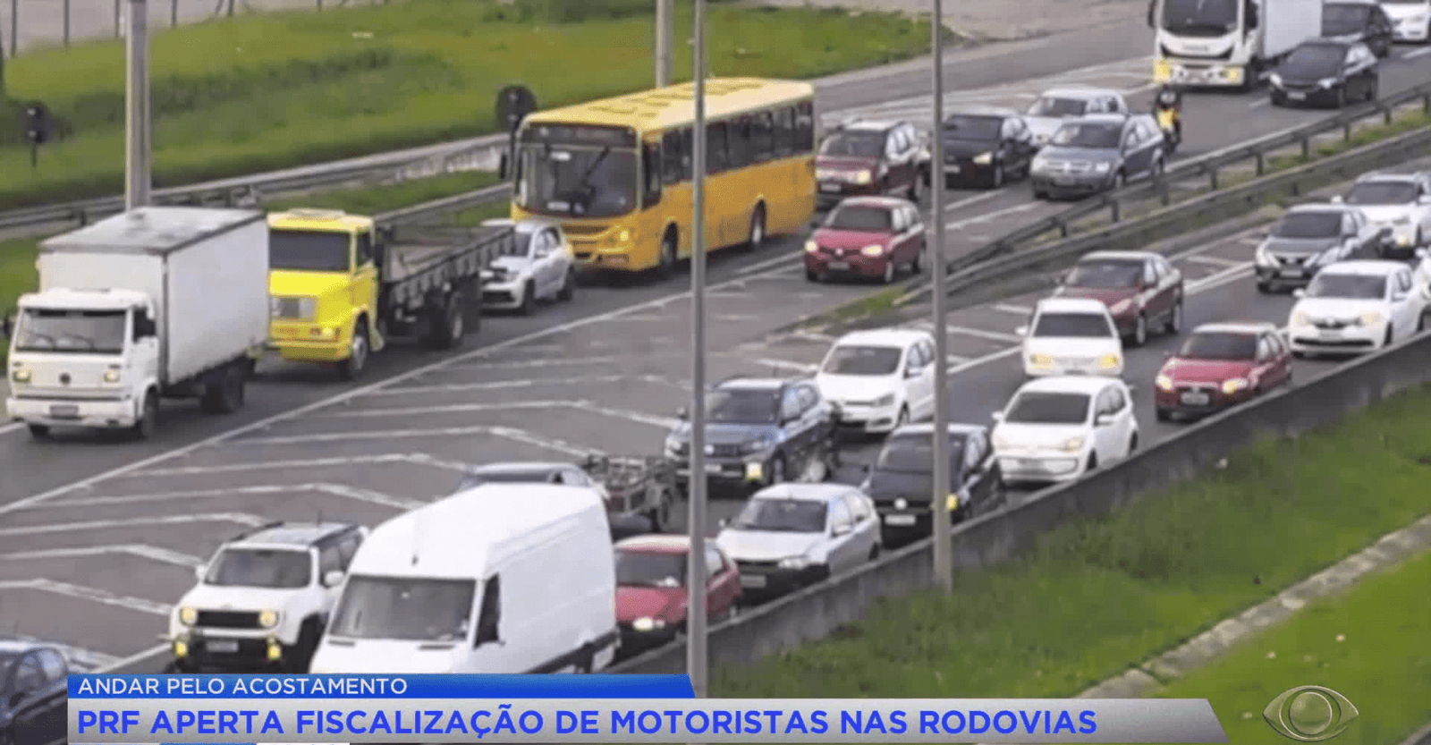 Quando é permitido usar o acostamento em rodovias