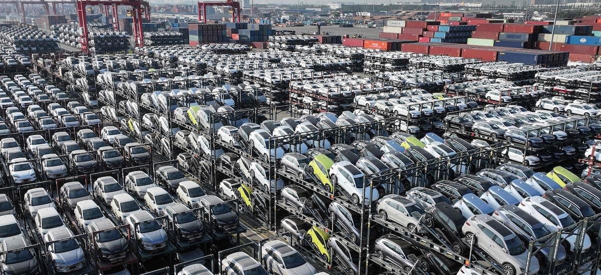 Queda das ações e vendas fracas: o que está acontecendo no mercado chinês de veículos elétricos?