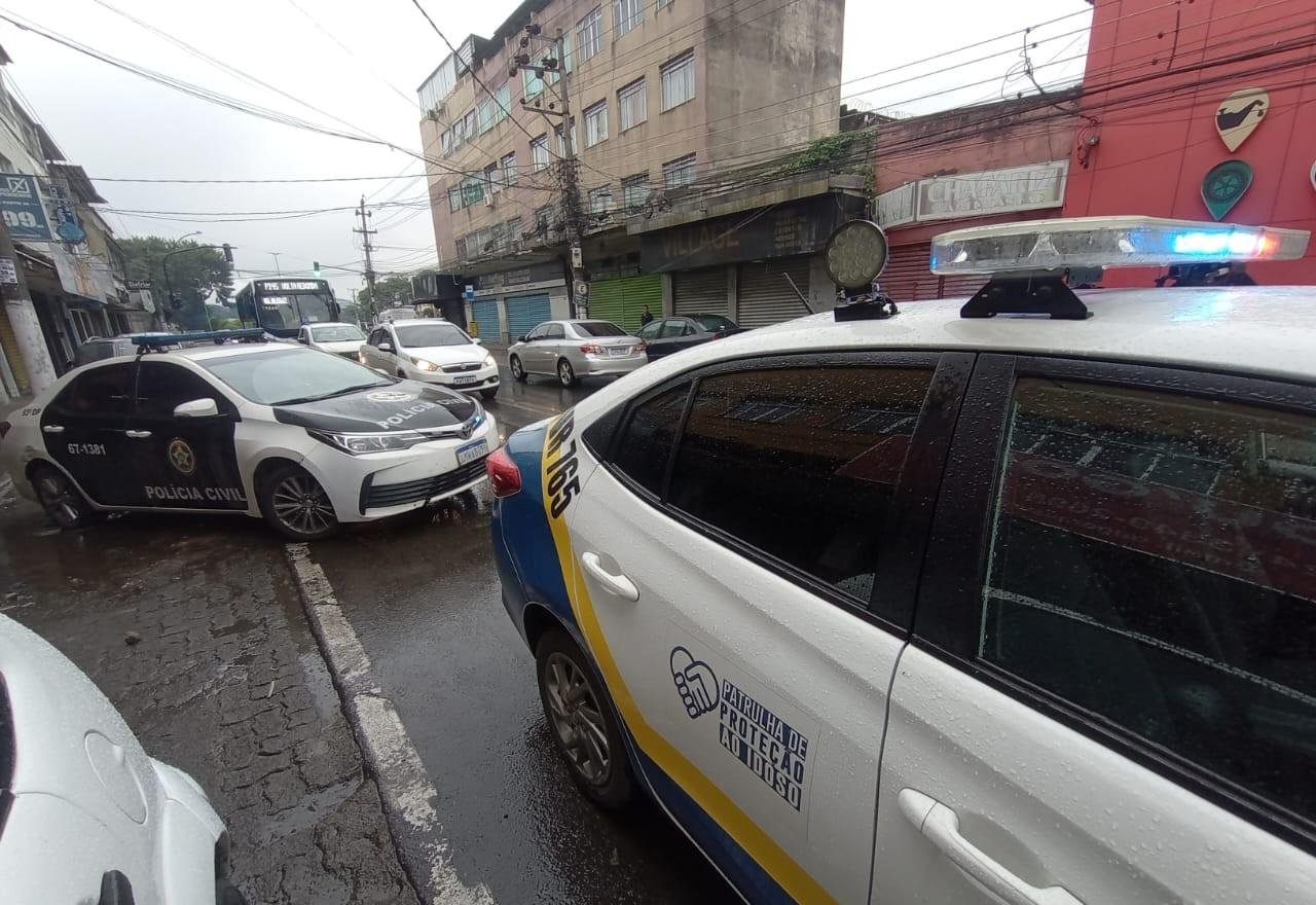 Homem é preso por descumprir medida protetiva e ameaçar mãe com tesoura em Volta Redonda | G1