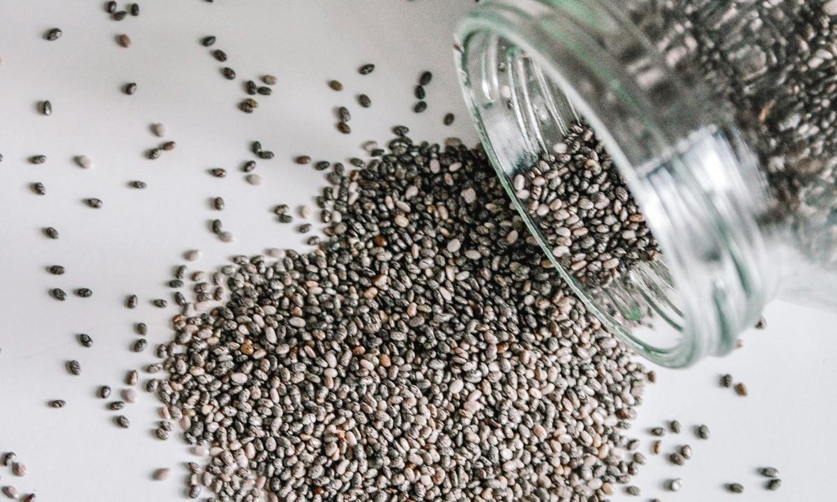 Chia: como a semente pode ajudar na produção de colágeno da pele