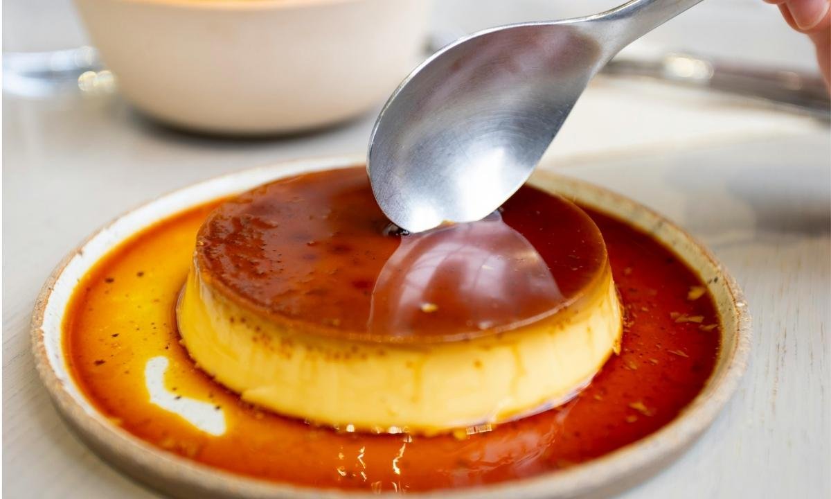 Pudim na air fryer: sobremesa fácil sem banho-maria