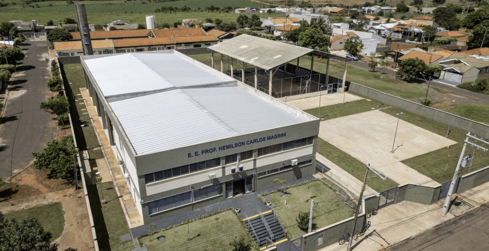 Mais de 3 milhões de estudantes voltam às aulas na rede estadual de SP