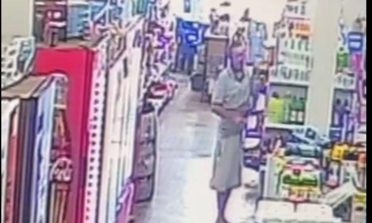 Dono de mercado é preso após matar homem que furtou cachaça de R$ 4,50