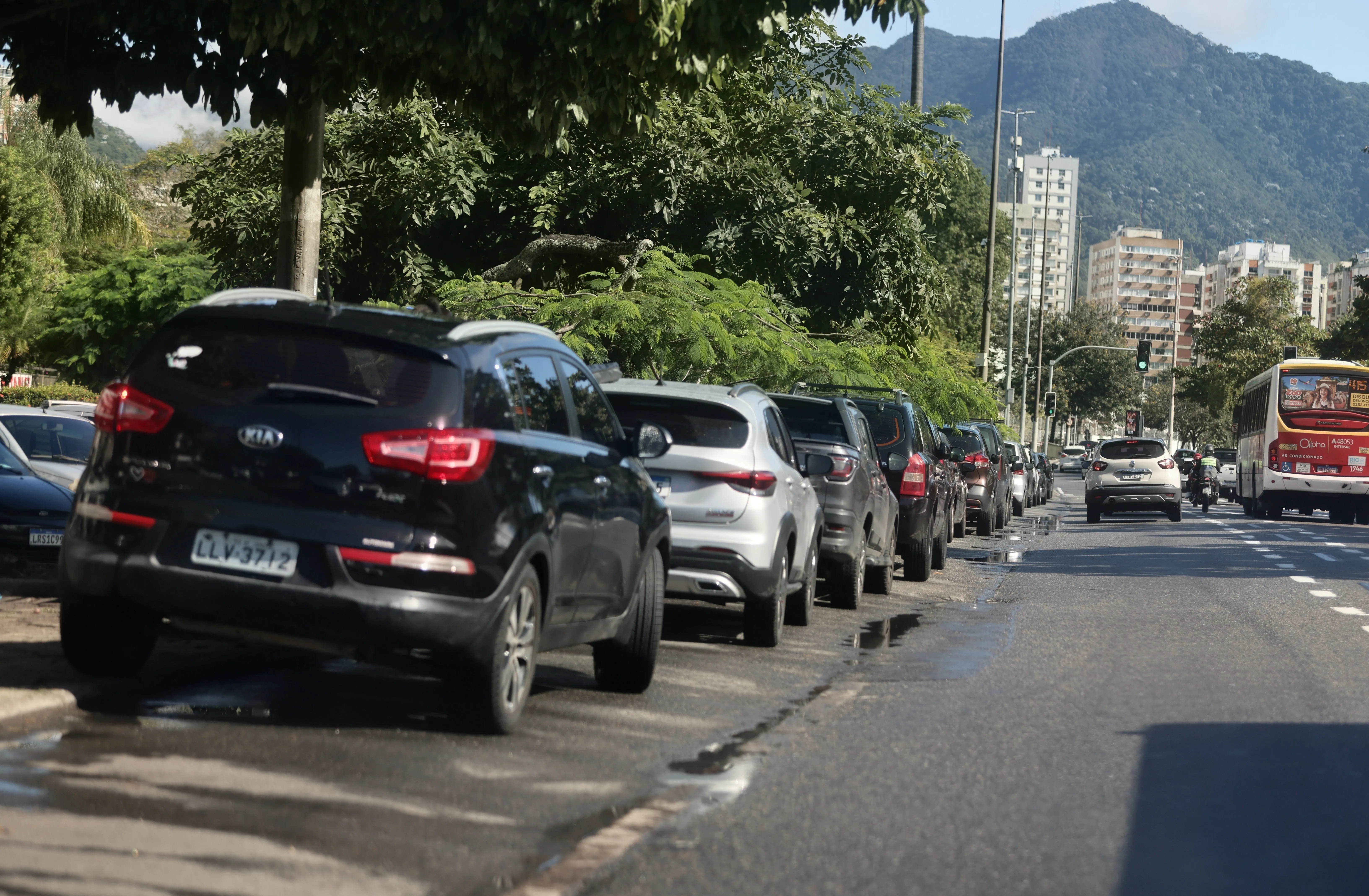 Novo sistema de estacionamento começa hoje no Rio; veja onde usar, como pagar e tire dúvidas