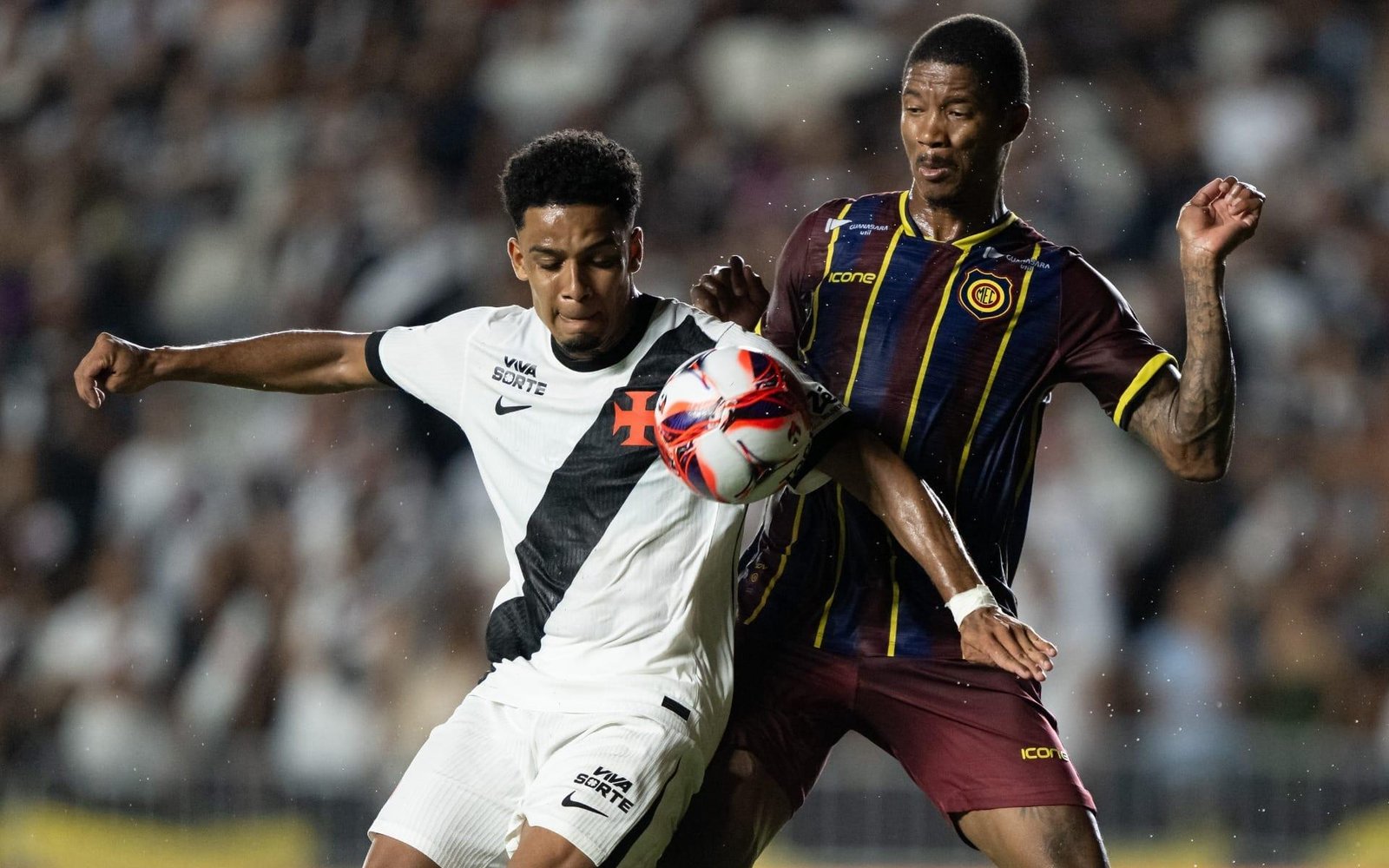 Vasco perde pênalti e ouve protestos da torcida em empate com Madureira
