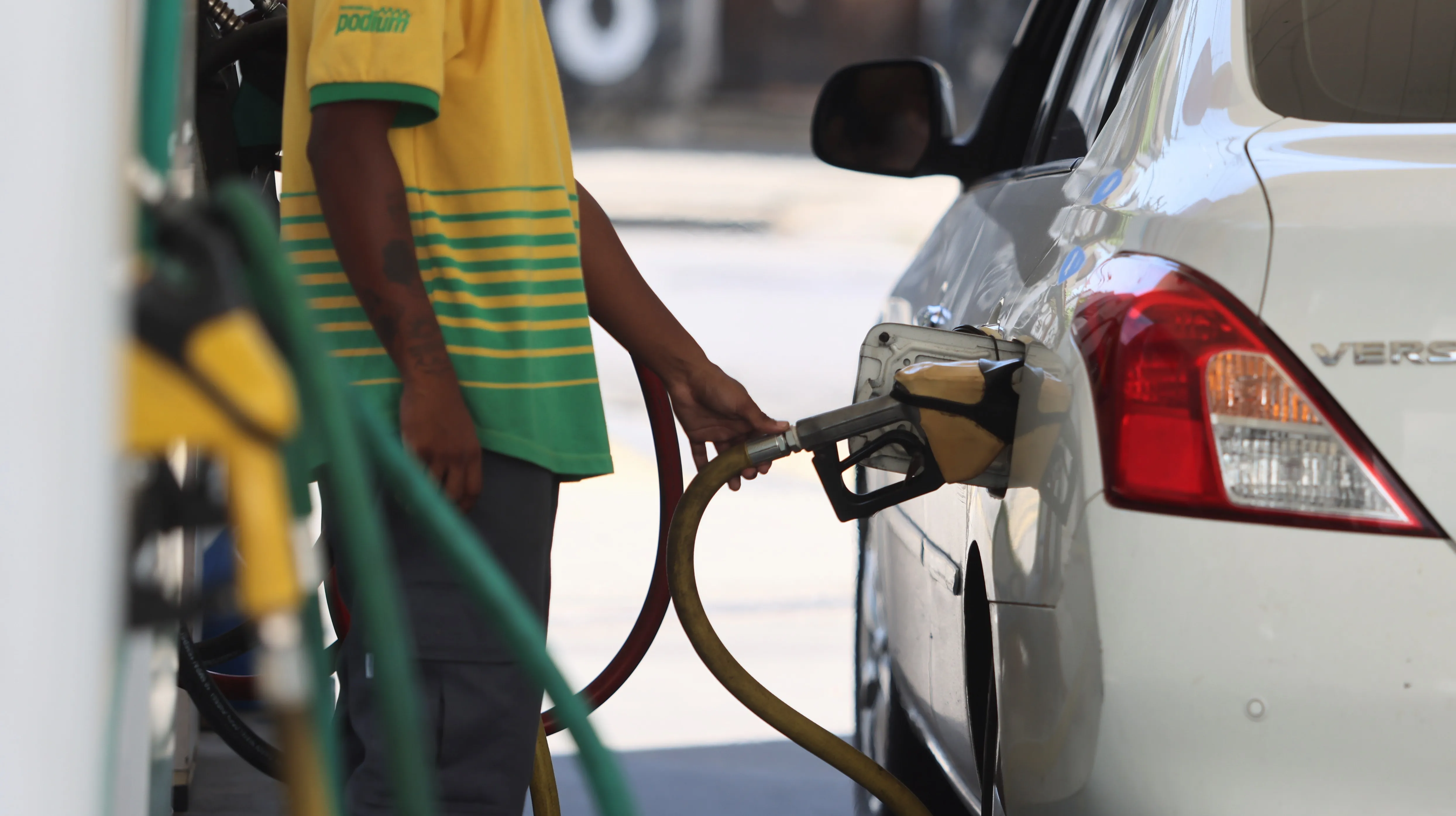 Conselho da Petrobras aprova adesão ao subsídio do governo aos combustíveis, que favorece reajuste da gasolina