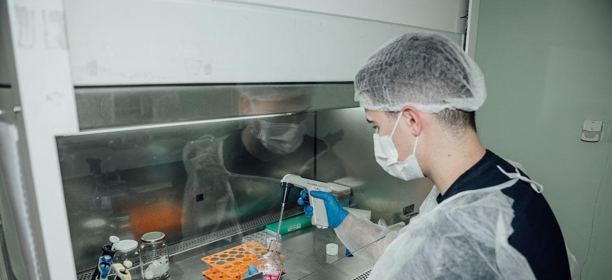 Polilaminina: o que é grupo controle e por que ele é fundamental em estudos clínicos?