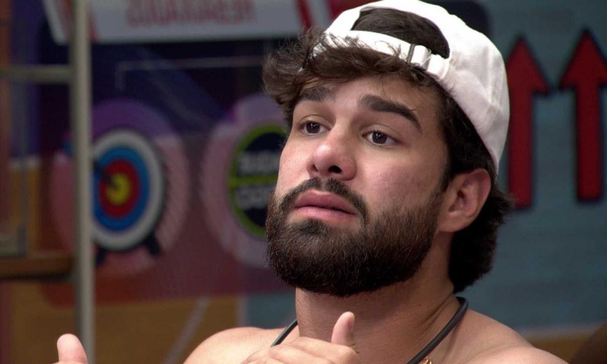 BBB26: vídeo mostra anúncio da expulsão de Paulo Augusto