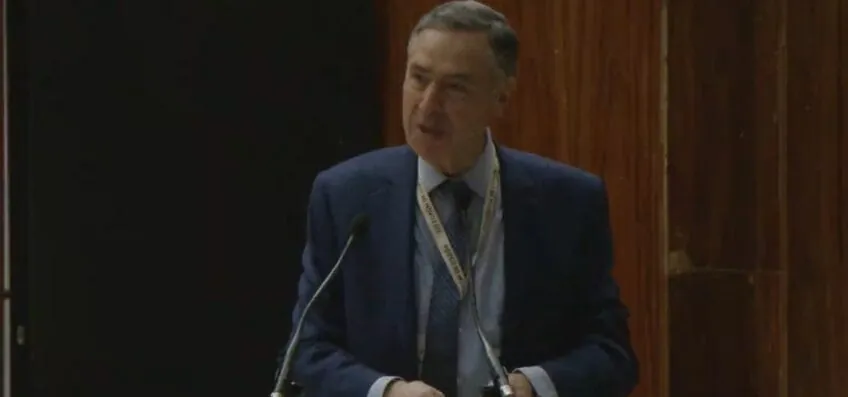 Não se salva o mundo com decisões judiciais, diz Barroso