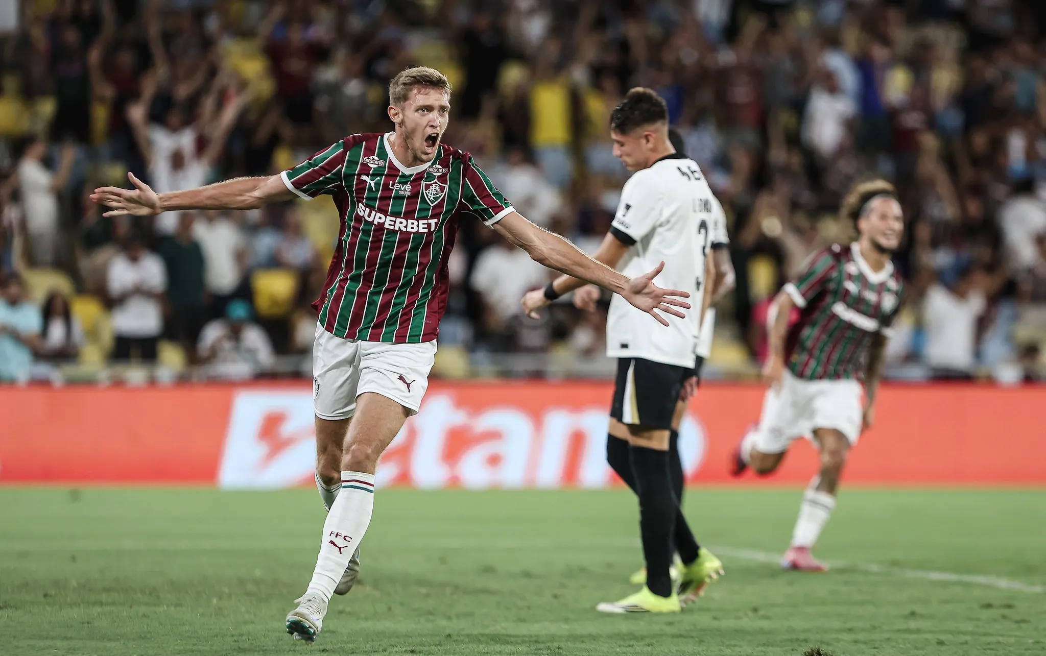 Castillo desencanta no momento certo e Fluminense vence o Atlético-MG no Brasileiro