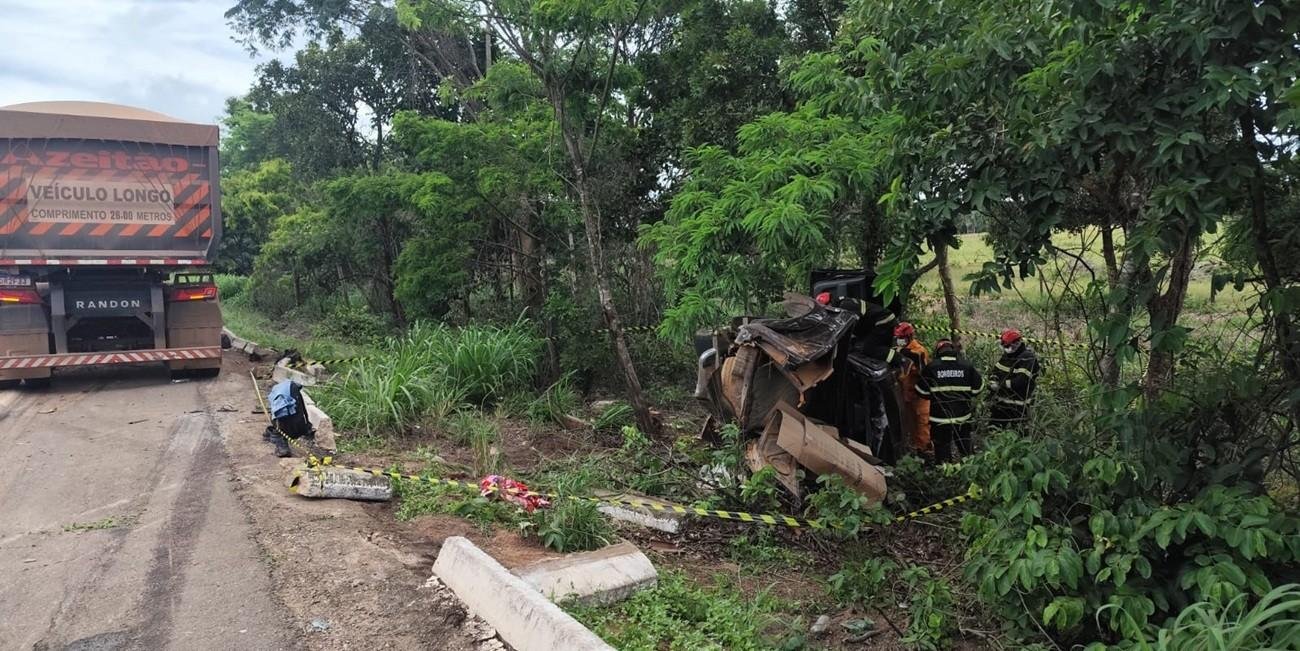 Acidente entre caminhonete e caminhão deixa um morto e três feridos | G1