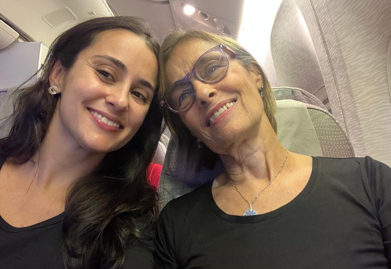 Brasileira relata tensão dentro de avião que ia para Dubai e deu meia volta após ataques no Irã