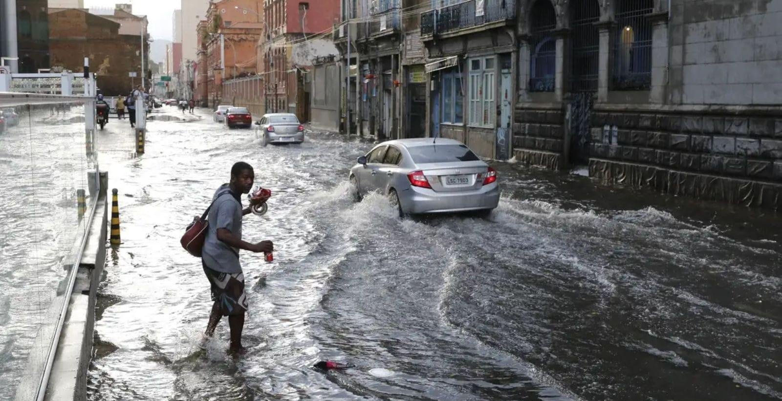 Defesa Civil aciona sirenes e alerta para deslizamentos no Rio