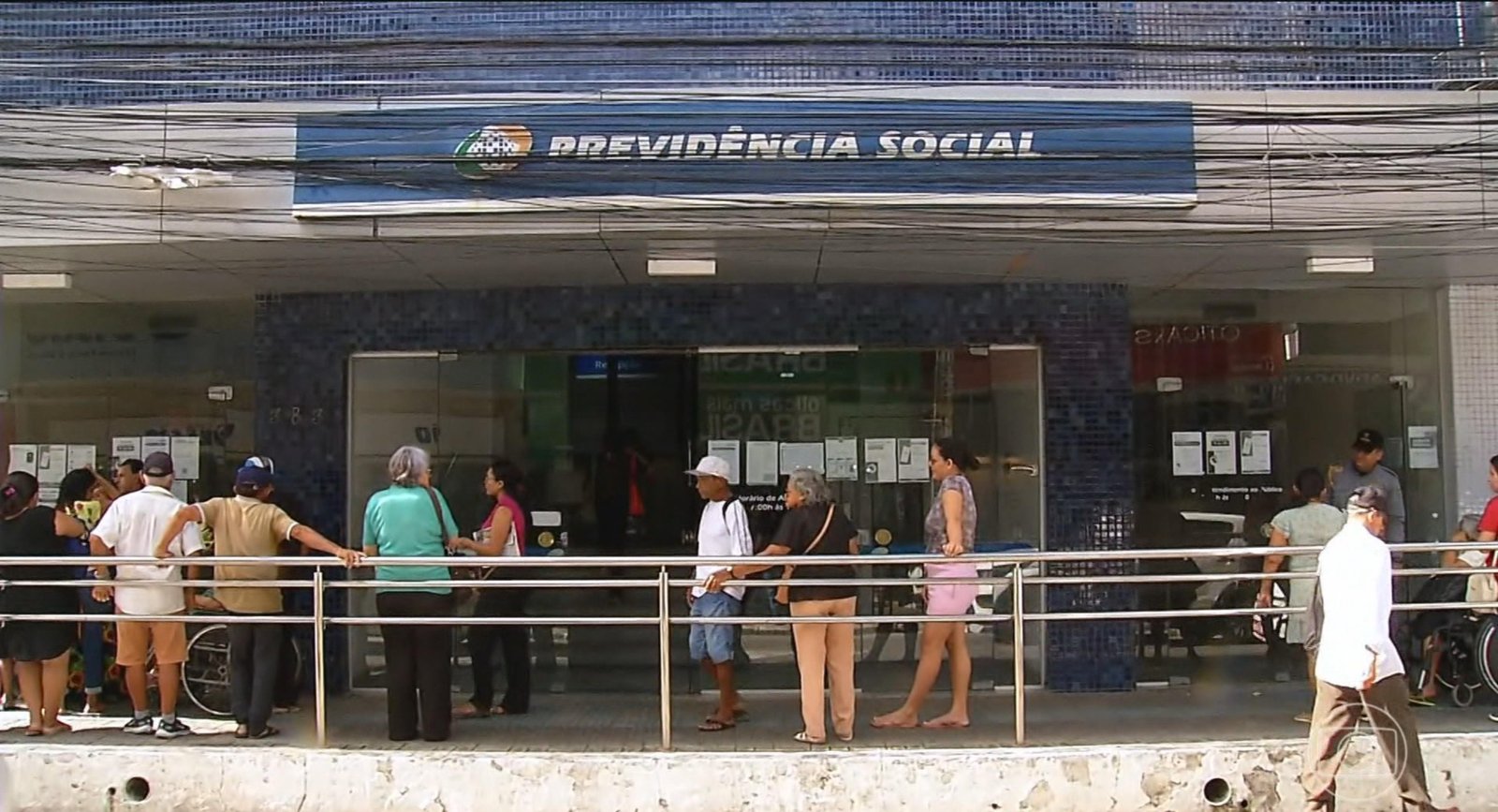 Agências e serviços do INSS voltam a funcionar após 5 dias; instituto diz que vai priorizar quem teve agendamento desmarcado | G1