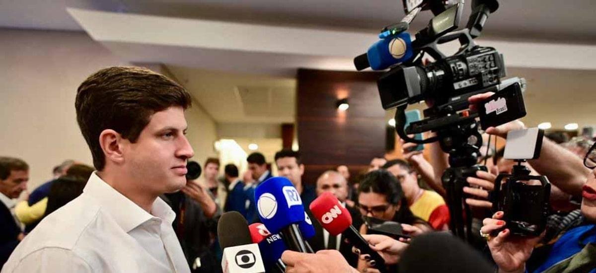 CPI para investigar João Campos por suposta fraude em concurso é protocolada na Câmara do Recife