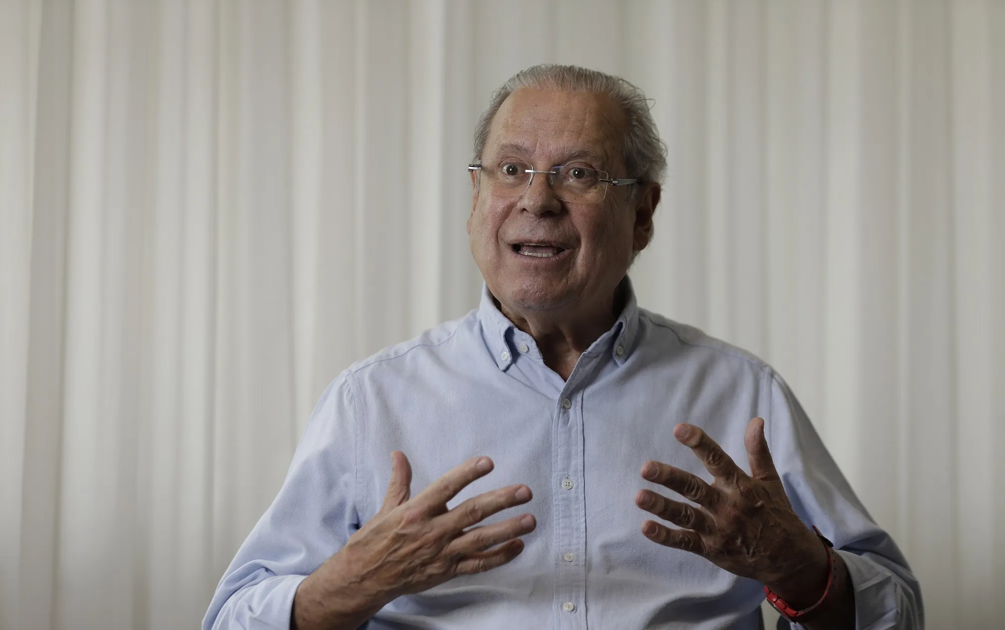 José Dirceu anuncia fim do tratamento contra linfoma e celebra remissão da doença