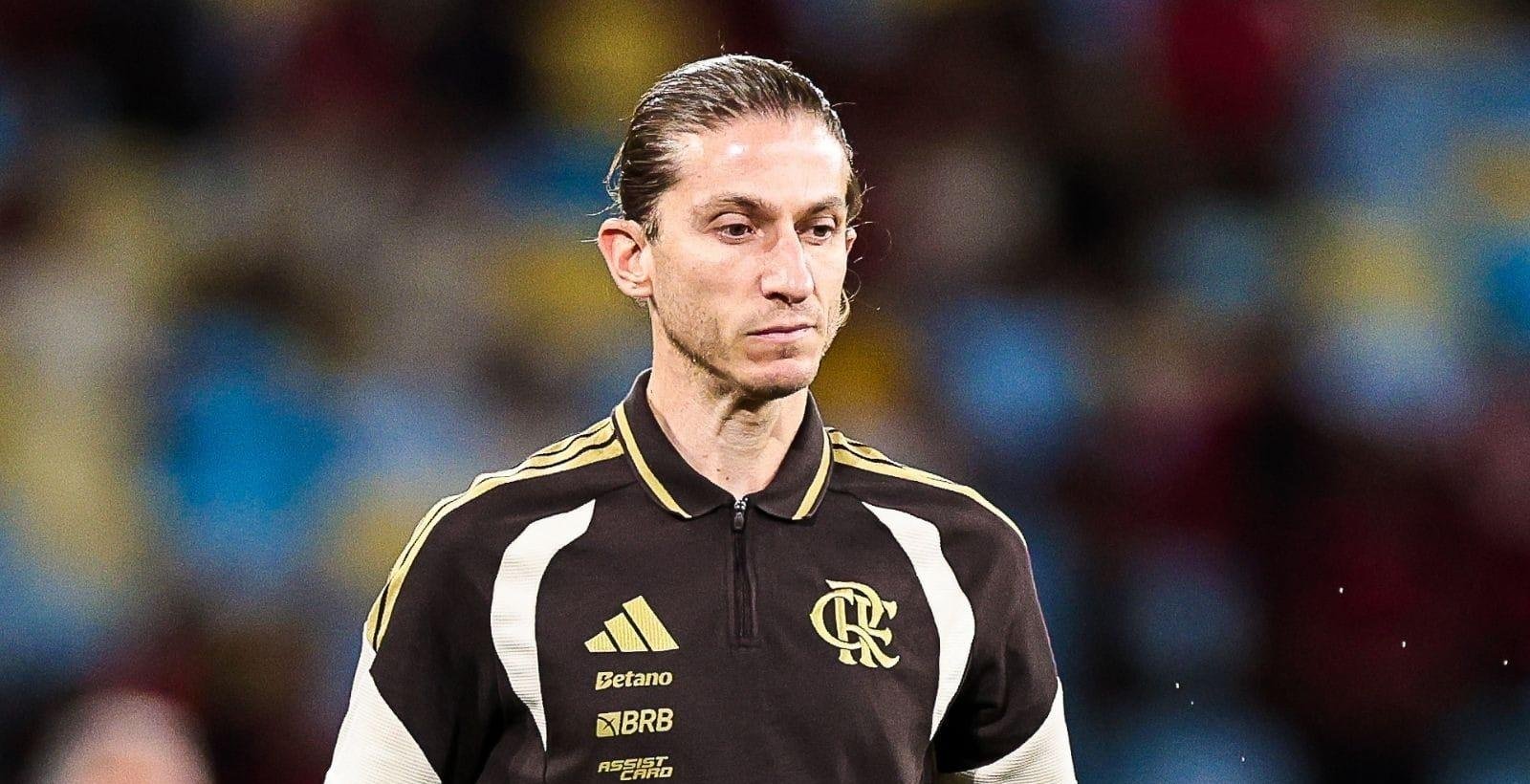 Queda de Filipe Luís no Fla repercute no mundo: "Uma taça a cada 14 jogos"