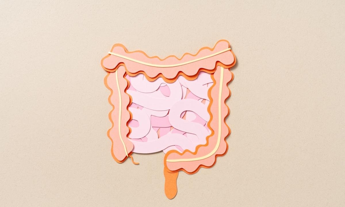 Coloproctologista conta os sintomas da síndrome do intestino irritável