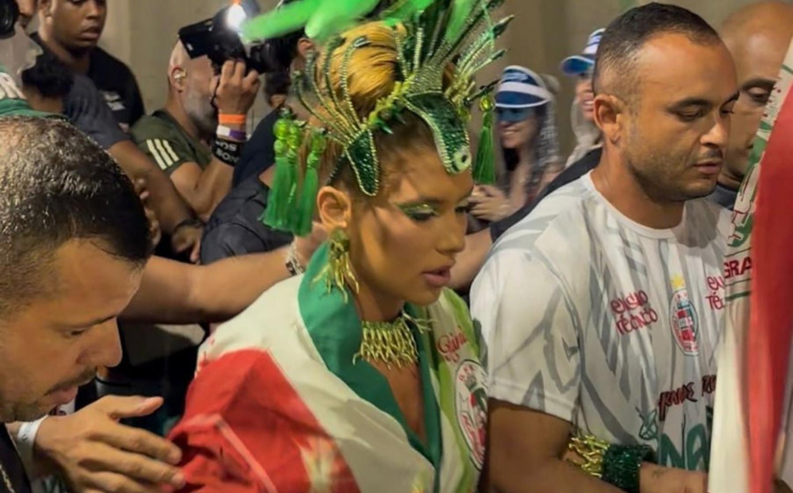 Virginia enfrenta gritos e chuva; saiba tudo sobre o ensaio na Sapucaí