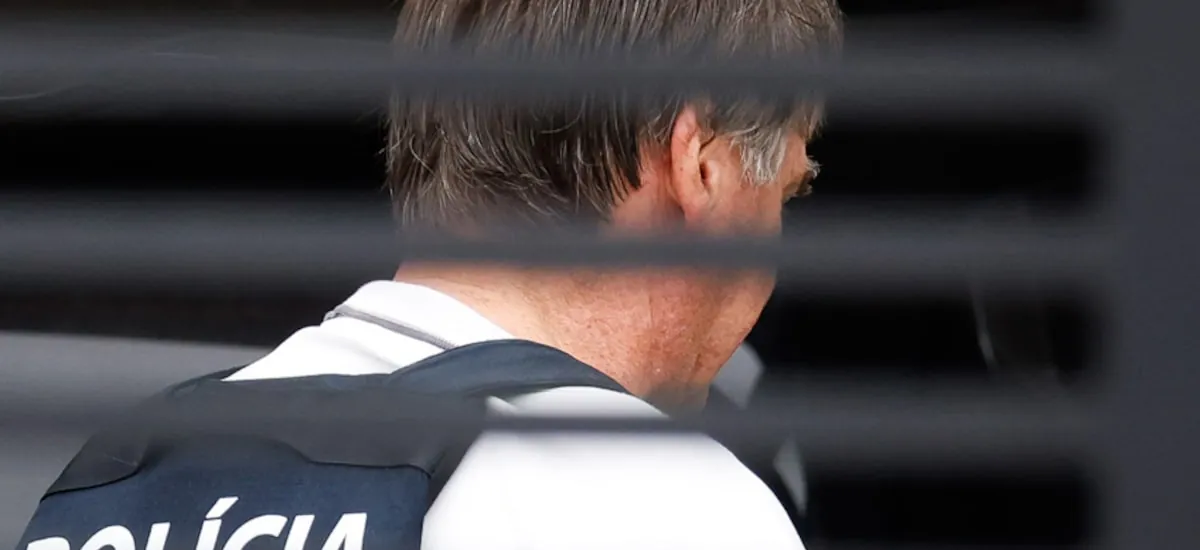 Bolsonaro pede ao STF para anular condenação de 27 anos de prisão pela trama golpista