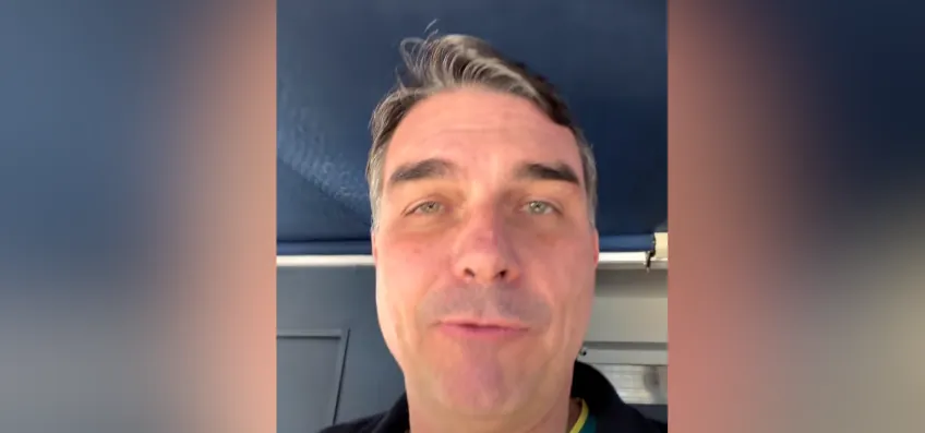 “O 22 salvou o Brasil”, diz Flávio ao comemorar gol de Martinelli