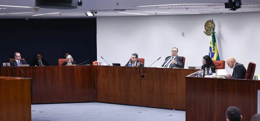 1ª Turma decide que demissão de juízes será julgada pelo STF