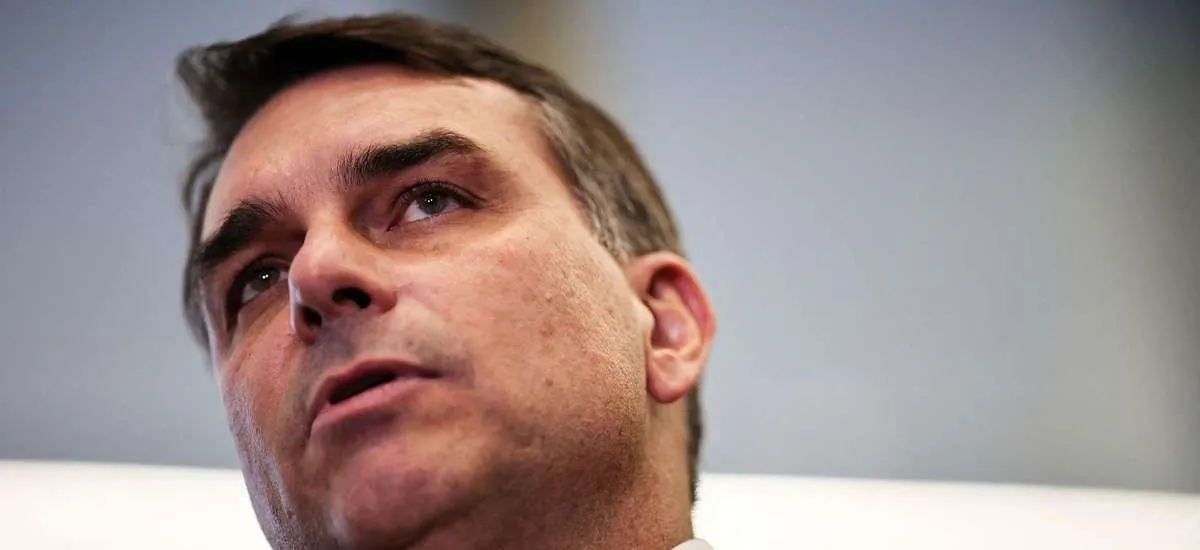PGR pediu para apurar se Flávio Bolsonaro atuou no Senado para beneficiar Vorcaro