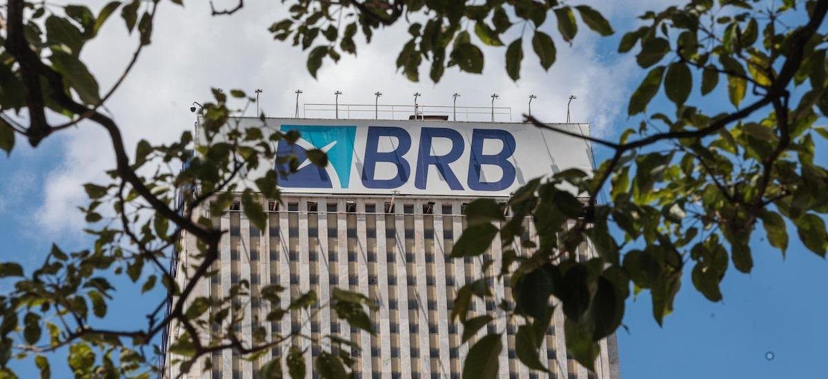 Pressionado, Ibaneis estuda aporte, fundo imobiliário ou empréstimo do FGC ao BRB e convoca reunião