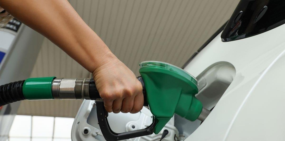 Usar celular em posto de gasolina pode causar explosão?