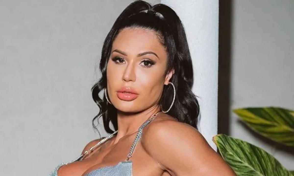 Gracyanne em Três Graças? Musa revela se aceitaria papel na novela