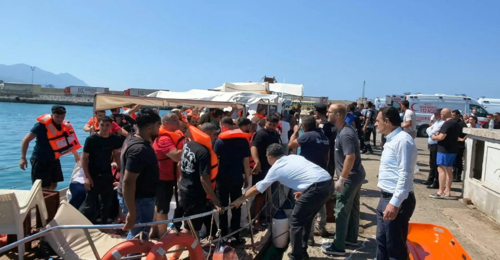Naufrágio de balsa no norte do Chipre deixa 8 mortos e 17 desaparecidos