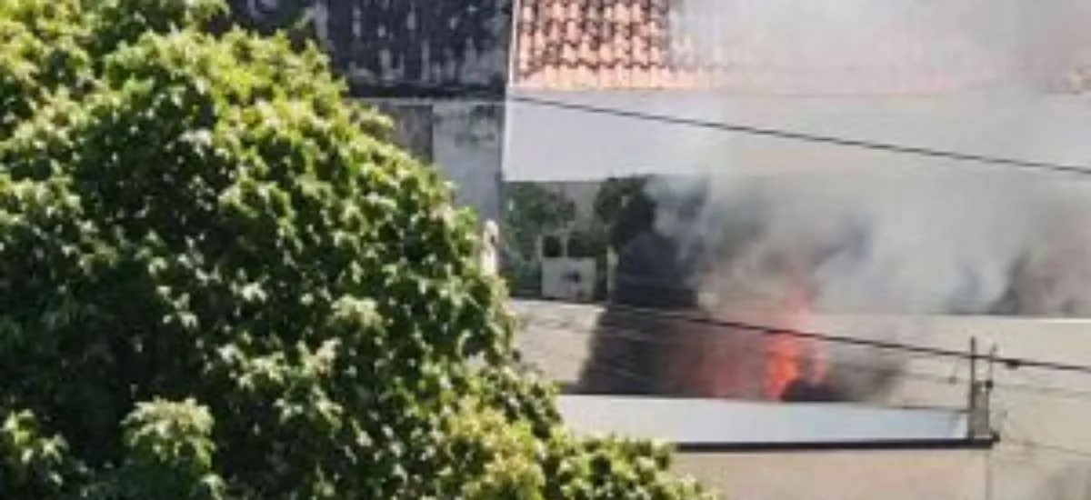 Incêndio em casa deixa criança e dois adolescentes feridos em Jaboatão dos Guararapes