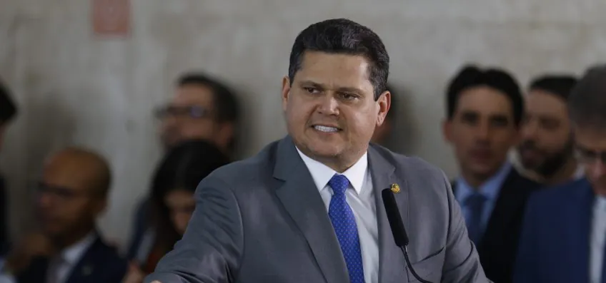 Novo aciona STF para avançar pedido de afastamento de Alcolumbre