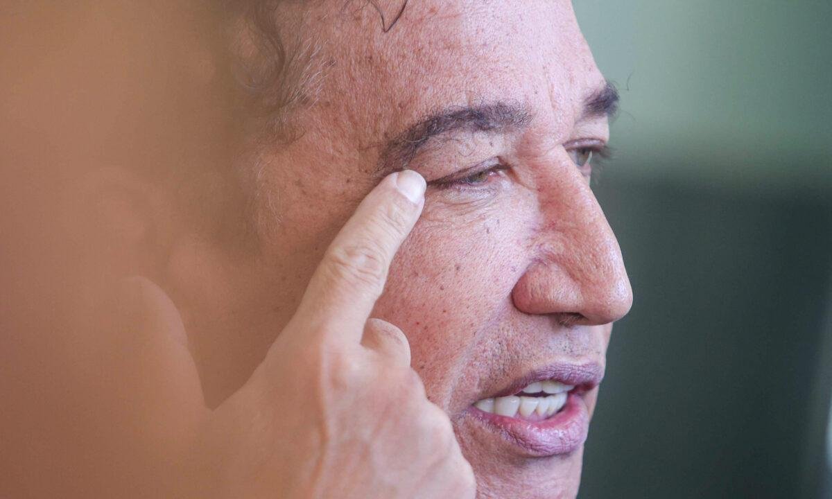 PM flagra motorista de Magno Malta filmando entorno da Papudinha