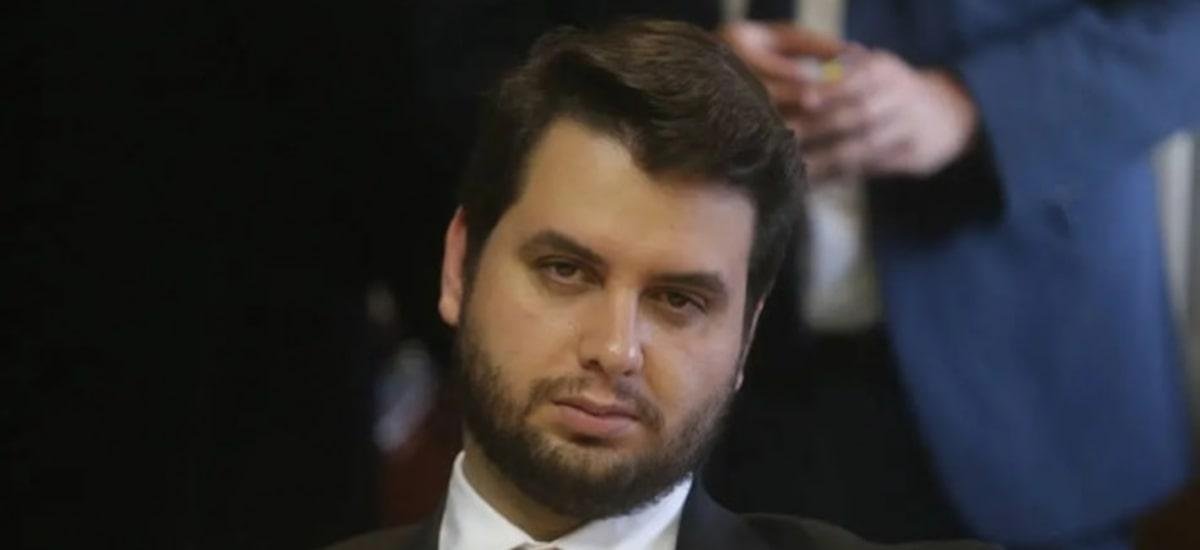 Filipe Martins volta para Cadeia Pública de Ponta Grossa após determinação de Moraes