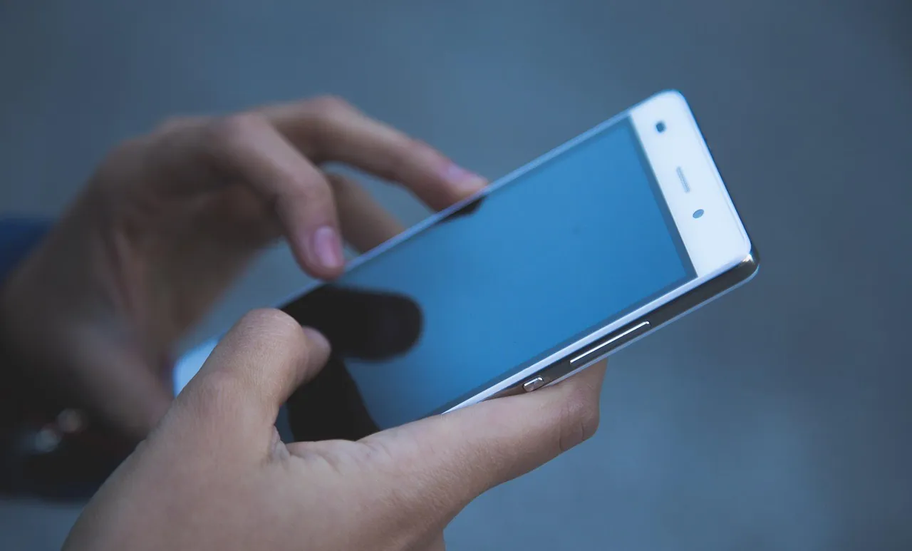 Roubos de celular e golpes na internet têm subnotificação generalizada no país, indica Datafolha
