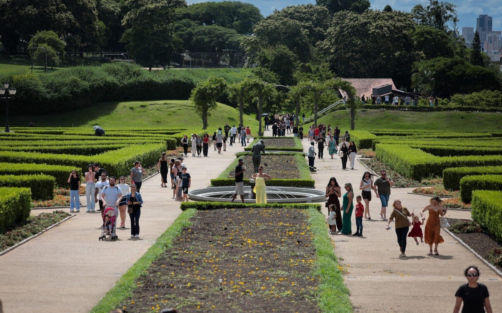 Semana terá menos chuva e alerta de calor intenso no Paraná