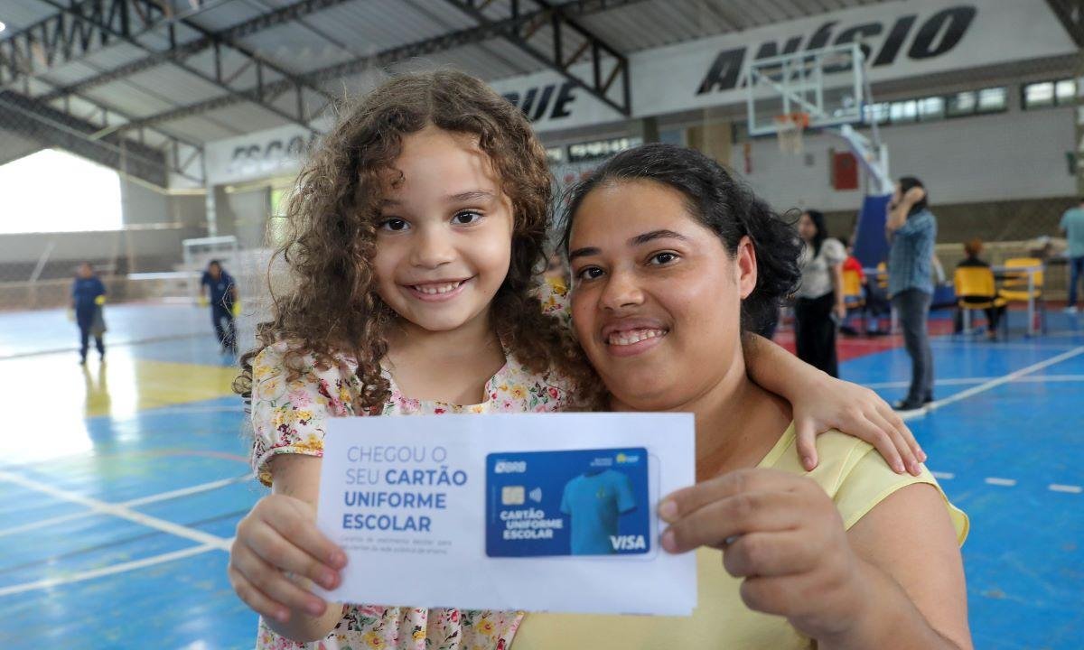Novo prazo para retirar Cartão Uniforme Escolar começa nesta segunda