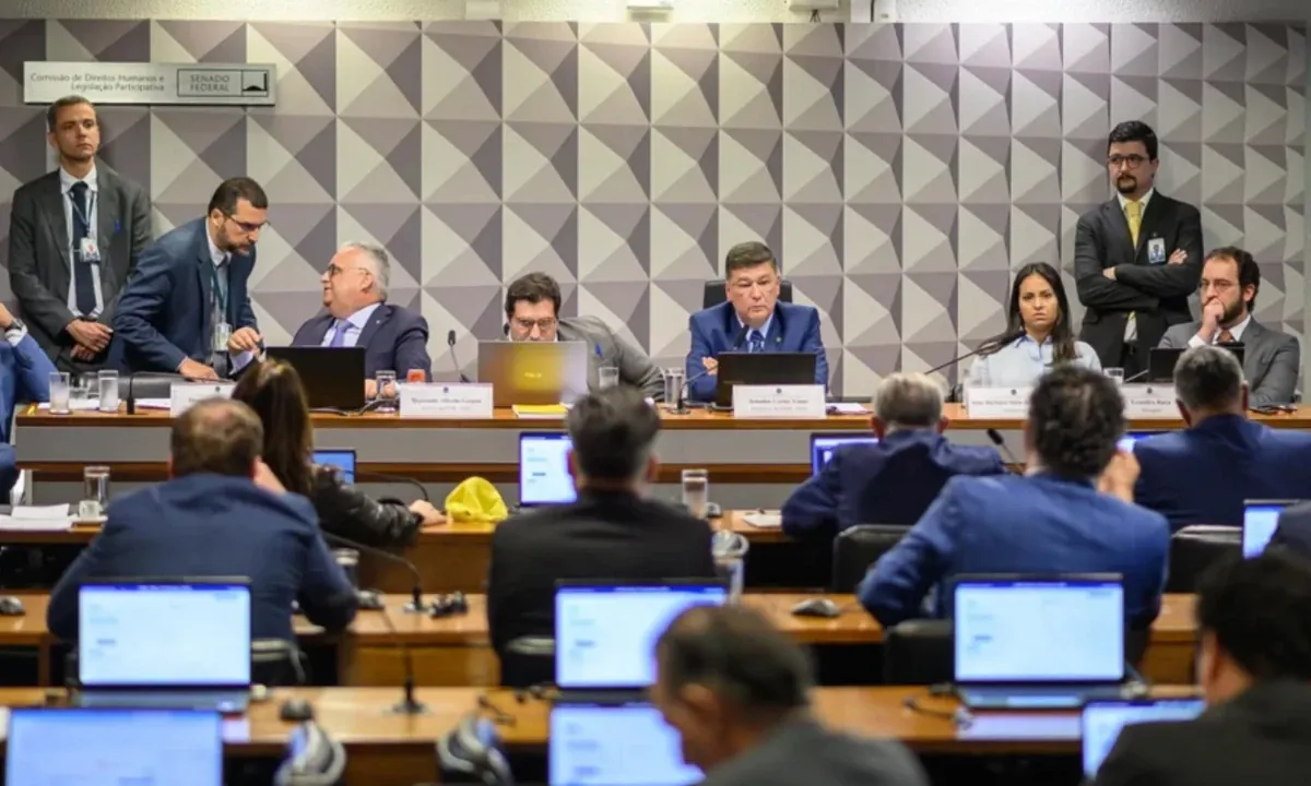 CPMI do INSS vota convocação da ex-namorada e cunhado de Vorcaro