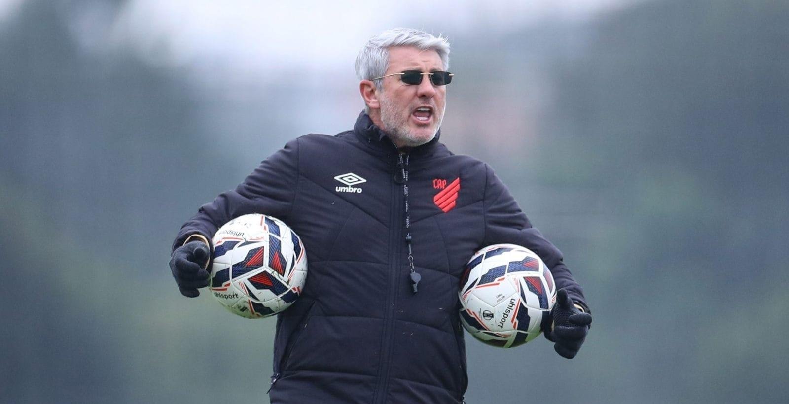 Inter avalia Odair Hellmann, mas treinador deve seguir no Athletico