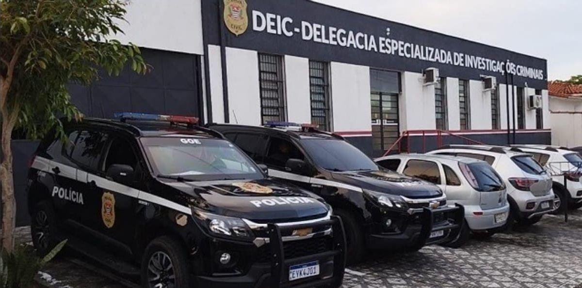 Suspeitos clonam portão de residência e trocam tiros com o DEIC em SP