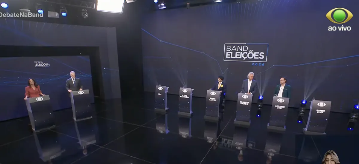 Púlpitos de Lula, Flávio Bolsonaro e Zema ficam vazios durante debate da Band