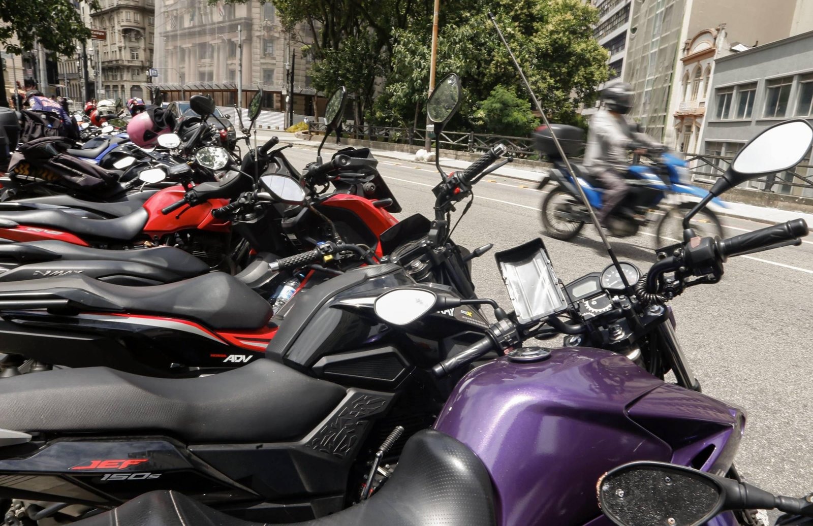 Motociclista de app é indiciado por importunação sexual em BH
