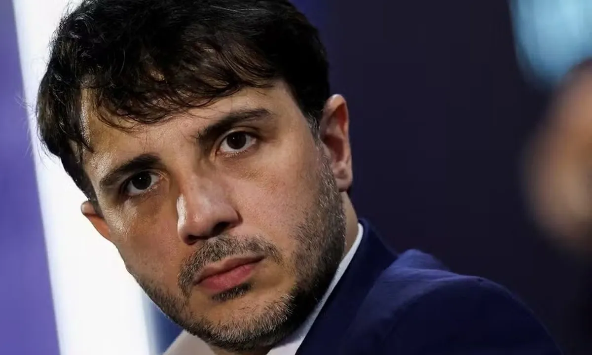 Renan Santos participa de entrevista da Globo nesta quarta-feira; saiba como assistir
