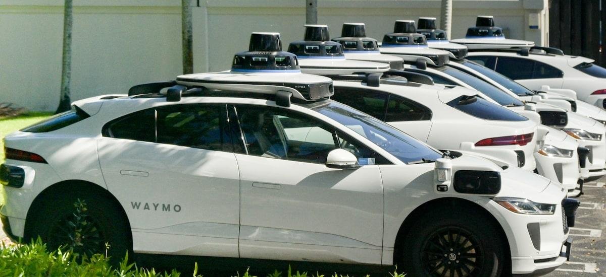 Carro autônomo da Waymo atropela criança em área escolar