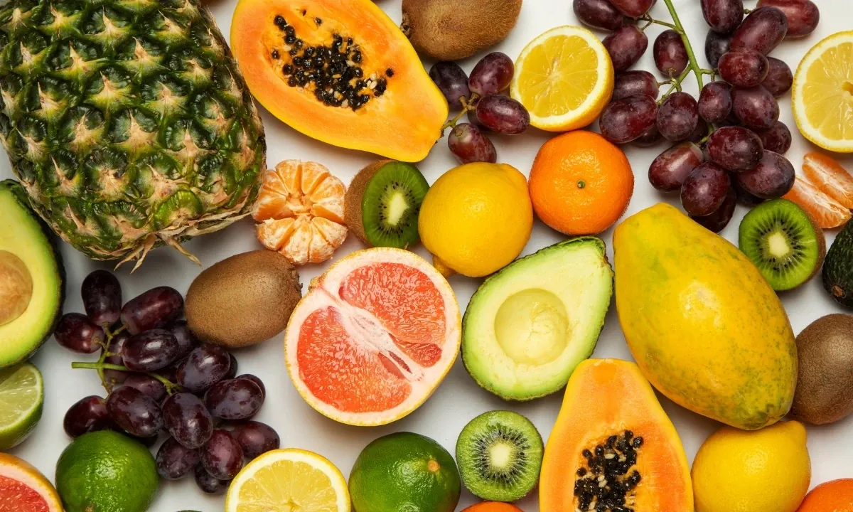 Intestino regulado: as frutas que prendem ou soltam e como equilibrar